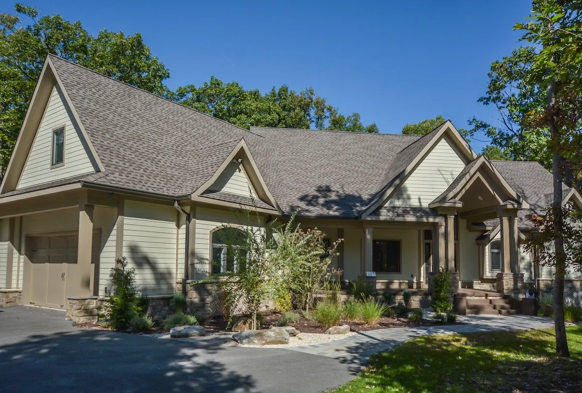 Front exterior of Woodland Chalet